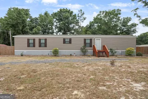 98 Compass Rd, Jesup, GA 31545