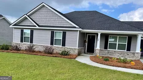 100 Auburn Cir, Glennville, GA 30427