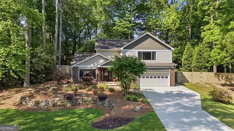 2731 Georgian Ct, Marietta, GA 30068