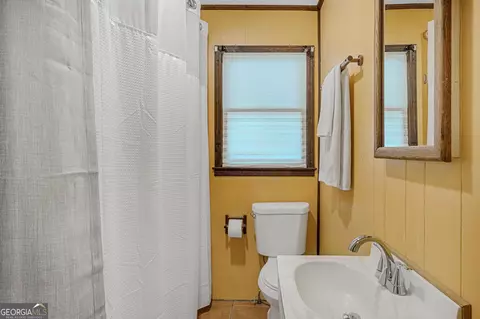 Bath - 136 Yancey Rd, Jackson, GA 30233 photo 1 of 1
