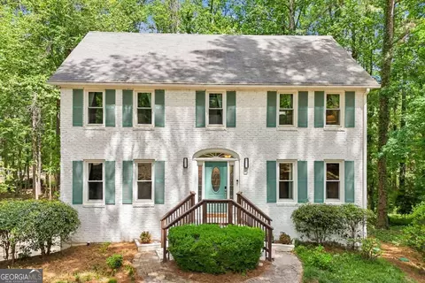 195 Wendy Hill Dr, Alpharetta, GA 30009