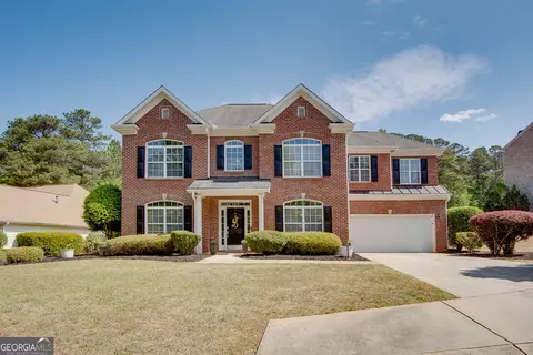 7601 The Lakes Dr, Fairburn, GA 30213