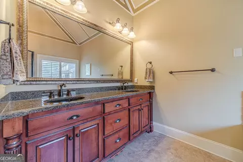 Bath - 2124 Stonegate Way, Monroe, GA 30656 photo 2 of 6