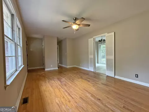 Living - 347 Laurel Ln, Lagrange, GA 30240 photo 4 of 4