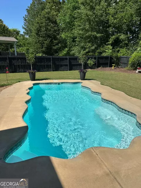 Exterior - 18 Gala Dr NE, Rome, GA 30165 photo 2 of 16