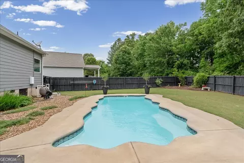 Exterior - 18 Gala Dr NE, Rome, GA 30165 photo 7 of 16