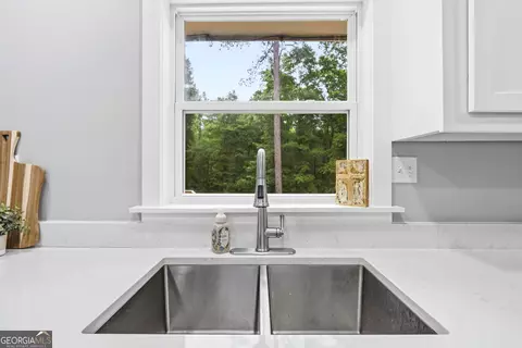 Kitchen - 174 Sandra Dr, Gray, GA 31032 photo 3 of 3
