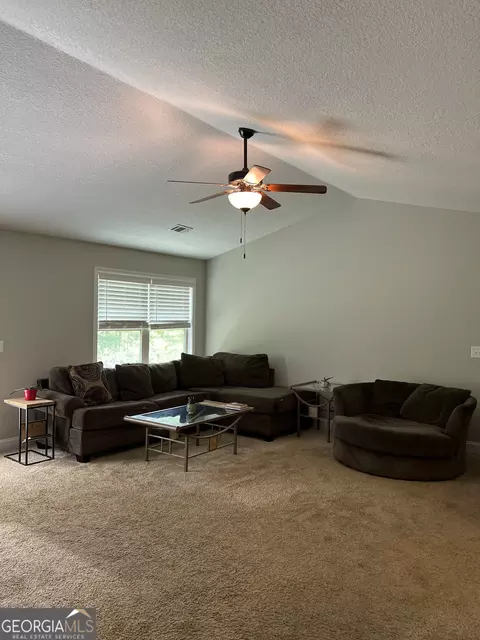 Living - 150 Paul Smith Rd, Hull, GA 30646 photo 2 of 3