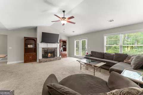 Living - 150 Paul Smith Rd, Hull, GA 30646 photo 3 of 3