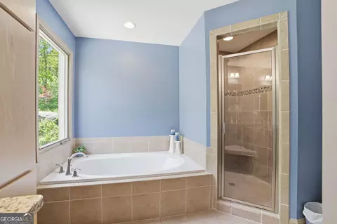 Bath - 3326 Monument Rd, Jasper, GA 30143 photo 2 of 4