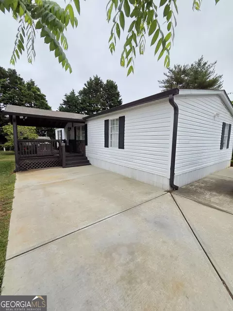 4855 Peachtree Dr, Buford, GA 30518