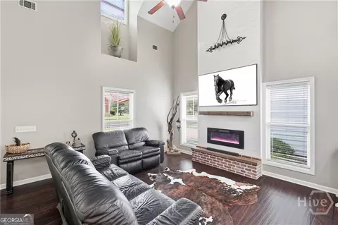 Living - 319 Windsor Rd, Guyton, GA 31312 photo 1 of 2