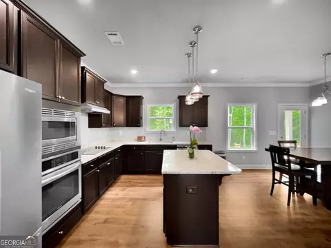 Kitchen - 1672 Carriage Ct, Monroe, GA 30656 photo 4 of 5