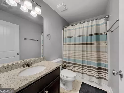 Bath - 1672 Carriage Ct, Monroe, GA 30656 photo 5 of 5