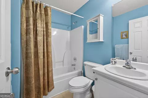 Bath - 509 Bentley Cir, Bethlehem, GA 30620 photo 5 of 5