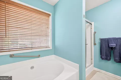 Bath - 509 Bentley Cir, Bethlehem, GA 30620 photo 3 of 5