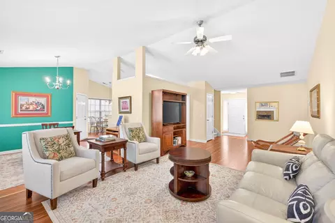 Living - 509 Bentley Cir, Bethlehem, GA 30620 photo 2 of 3