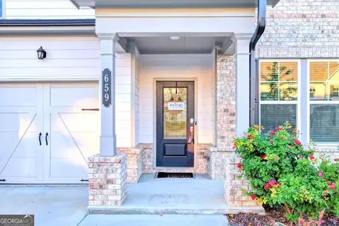 659 Caryle Trail Ln, Loganville, GA 30052