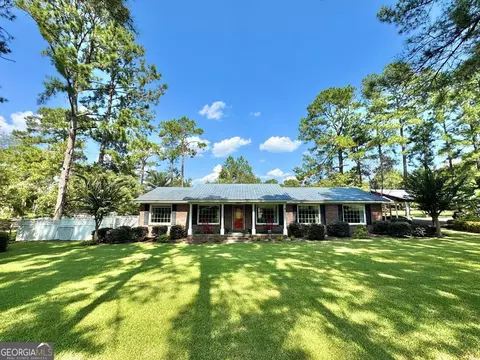 568 N Victory Dr, Lyons, GA 30436 photo 1
