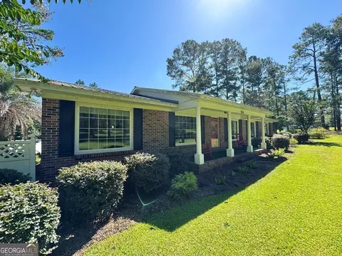 568 N Victory Dr, Lyons, GA 30436 photo 6