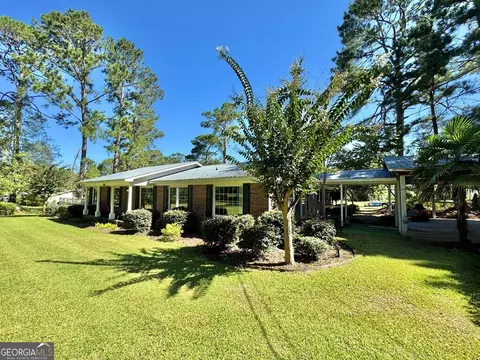 568 N Victory Dr, Lyons, GA 30436 photo 3