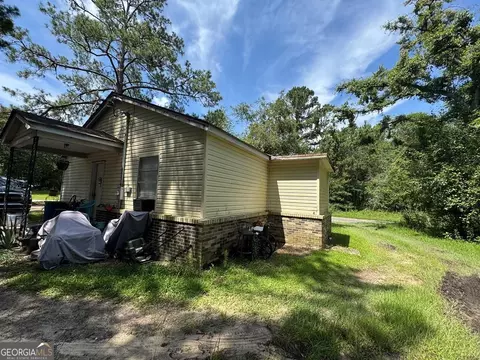 180 W Wesley Ave, Lyons, GA 30436 photo 1