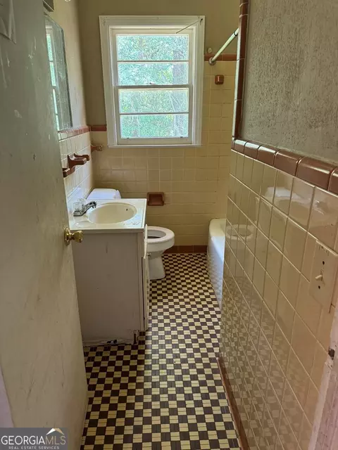 365 S Victory Dr, Lyons, GA 30436 photo 6