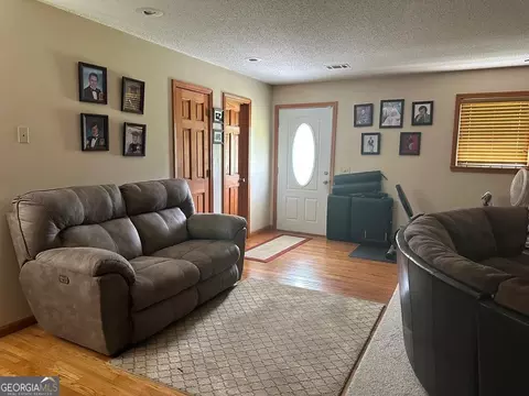 258 Mathis Rd, Hazlehurst, GA 31539 photo 2