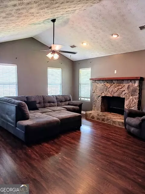 2822 Thompson Pond Rd, Tarrytown, GA 30470 photo 3