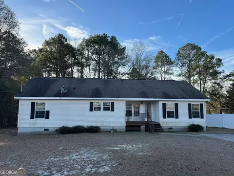 349 Academy Dr, Lyons, GA 30436 photo 1