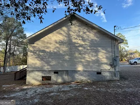 349 Academy Dr, Lyons, GA 30436 photo 2