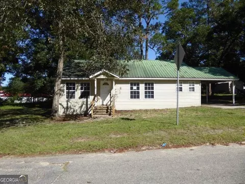 109 E Clifton Ave, Lyons, GA 30436 photo 1
