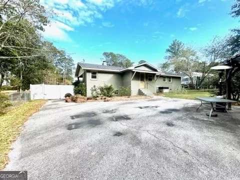 342 S Victory Dr, Lyons, GA 30436 photo 6