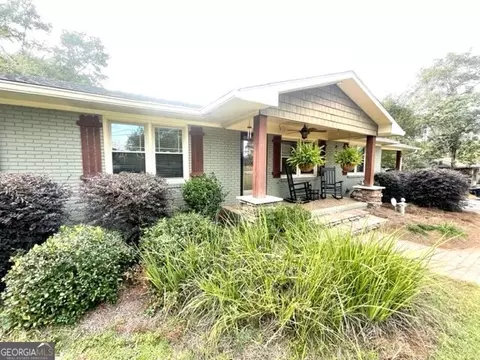 342 S Victory Dr, Lyons, GA 30436 photo 2