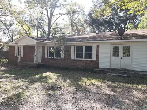 365 N Hall St, Lyons, GA 30436 photo 2