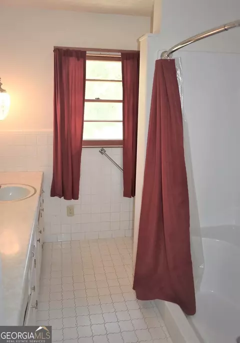 421 N Broad St, Ailey, GA 30410 photo 11
