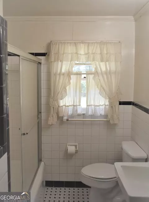 421 N Broad St, Ailey, GA 30410 photo 8