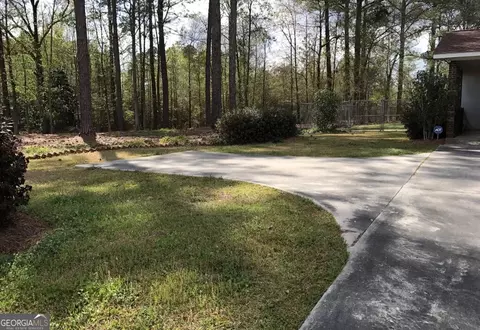 615 N Broughton St, Ailey, GA 30410 photo 4