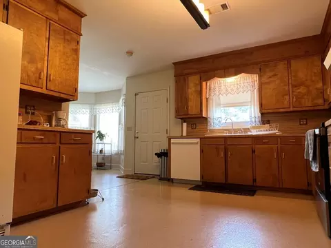 840 W Main St, Uvalda, GA 30473 photo 24