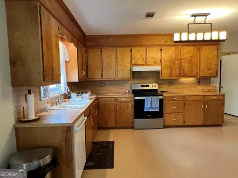 840 W Main St, Uvalda, GA 30473 photo 25