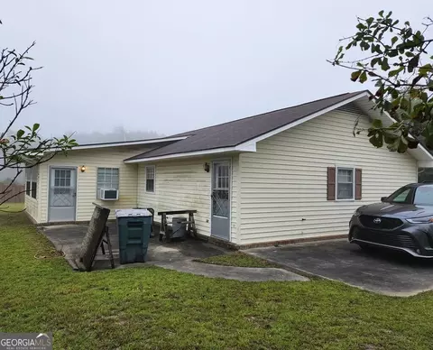 326 Academy Dr, Lyons, GA 30436 photo 4