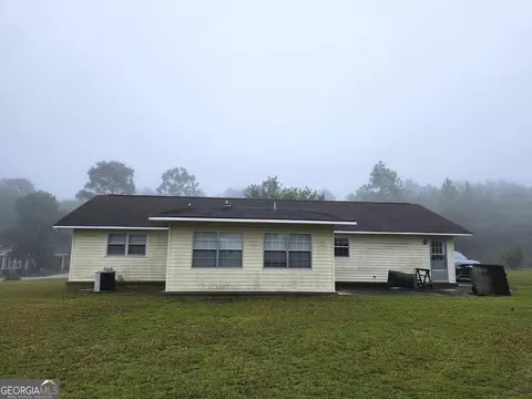 326 Academy Dr, Lyons, GA 30436 photo 5