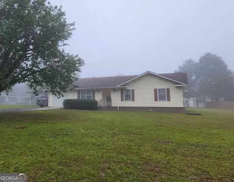 326 Academy Dr, Lyons, GA 30436 photo 1