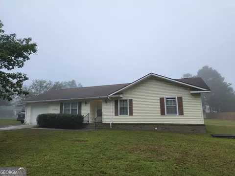 326 Academy Dr, Lyons, GA 30436 photo 3