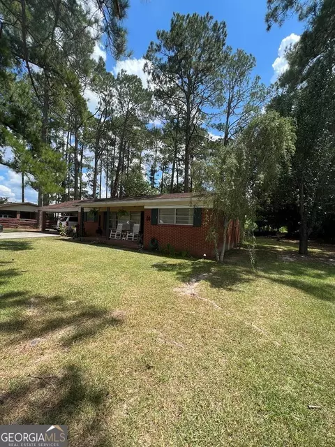 11 Elementary St, Hazlehurst, GA 31539 photo 2
