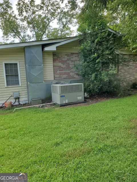37 Noel St, Lyons, GA 30436 photo 5