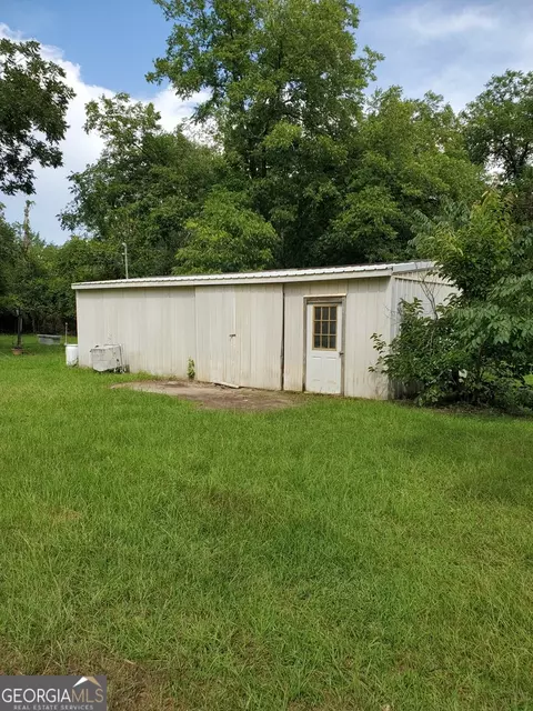 37 Noel St, Lyons, GA 30436 photo 2