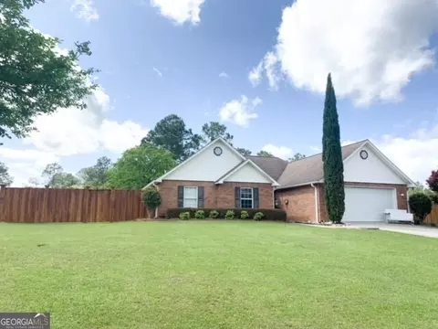 306 Academy Dr, Lyons, GA 30436 photo 2
