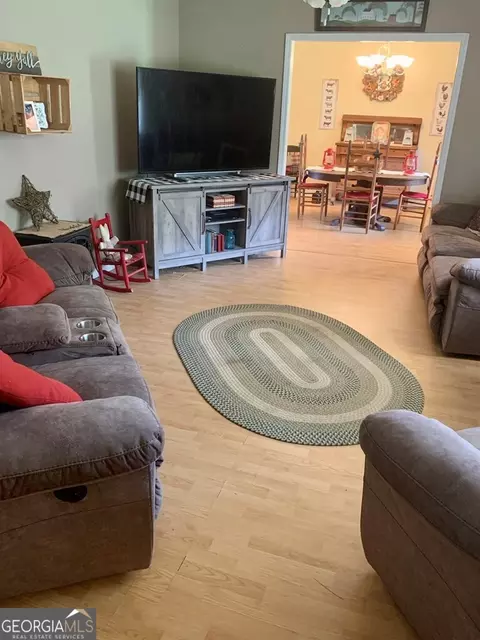 197 Scarlett Ohara Dr, Ailey, GA 30410 photo 3