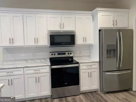 211 S Fork Dr, Baxley, GA 31513 photo 2